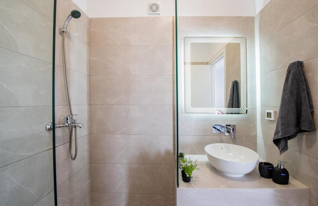 Sunwaves Beach Studio I Ialysos  Dış mekan fotoğraf