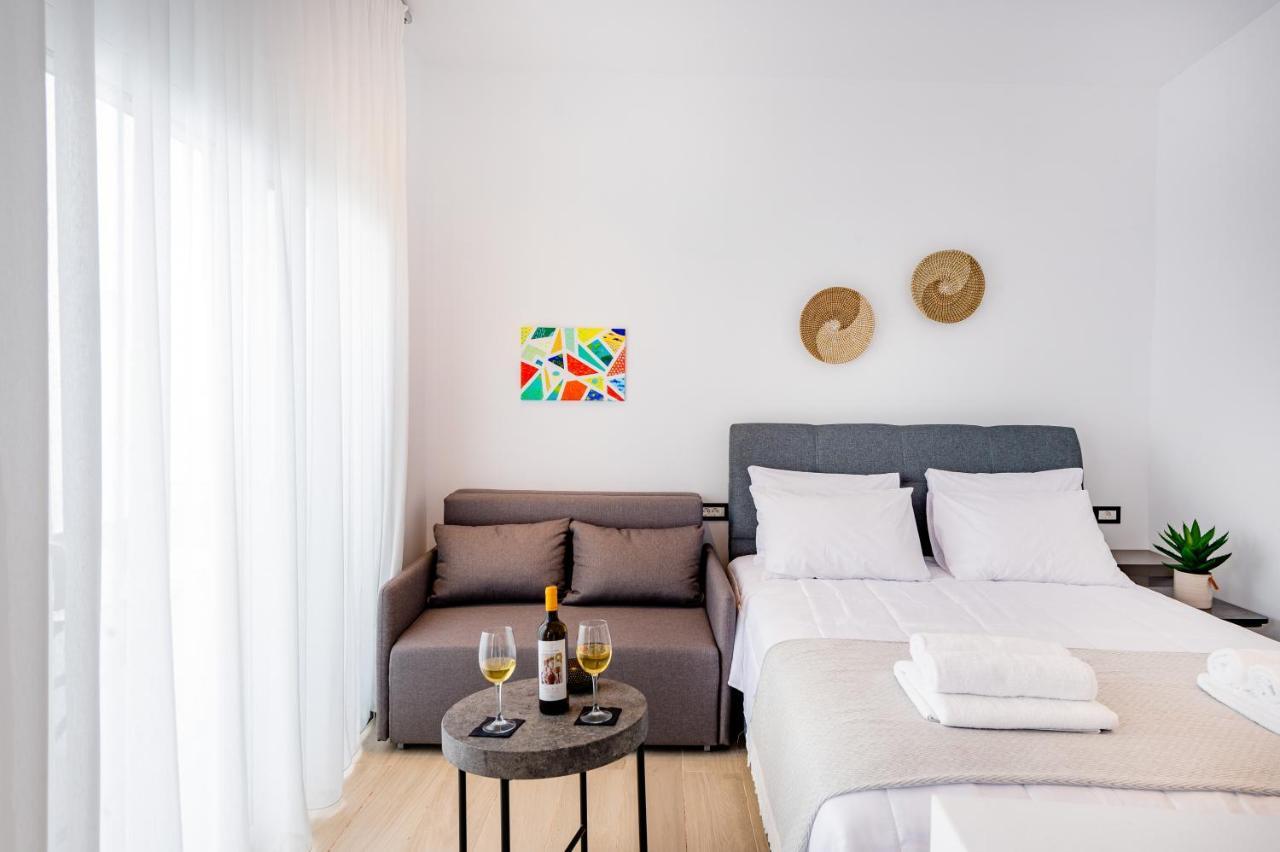 Sunwaves Beach Studio I Ialysos  Dış mekan fotoğraf
