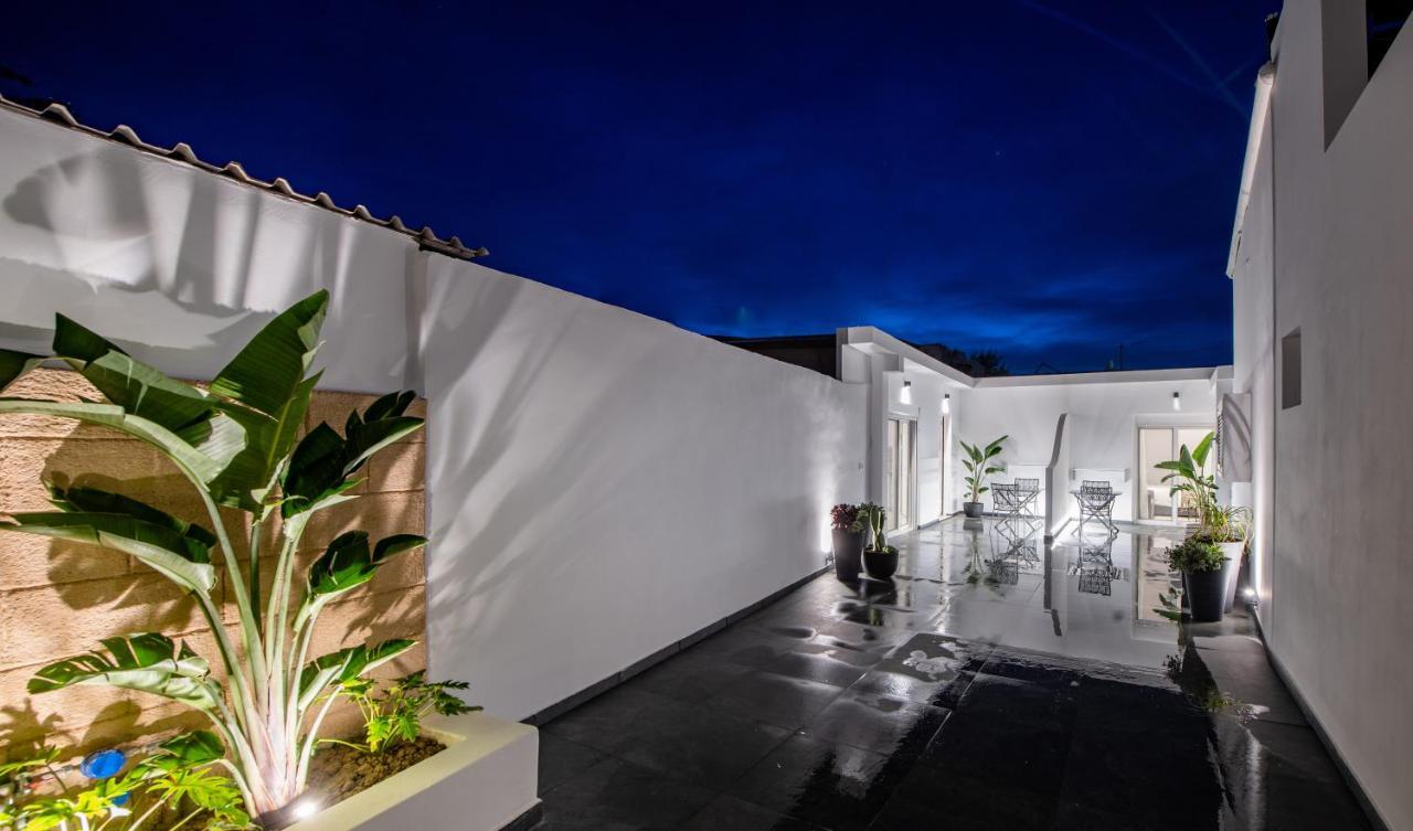 Sunwaves Beach Studio I Ialysos  Dış mekan fotoğraf